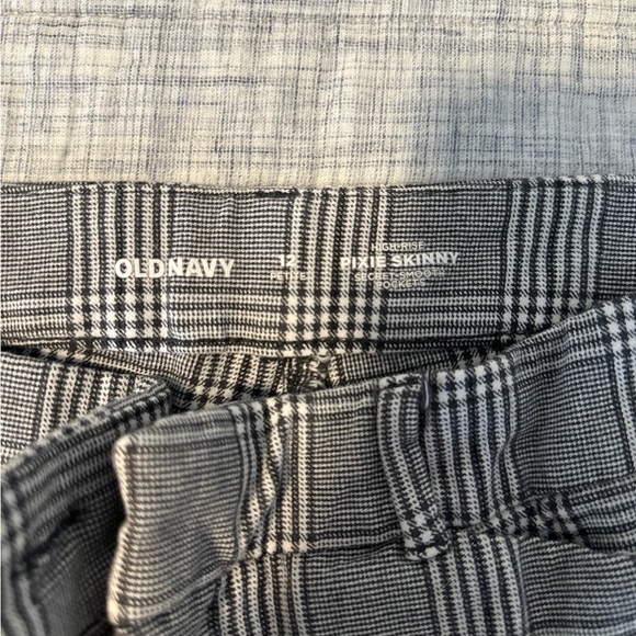 Old Navy High-Rise Pixie Skinny Pants - Picture 3 of 7